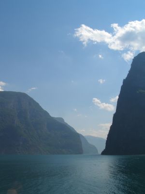 Auf dem Naeroyfjord